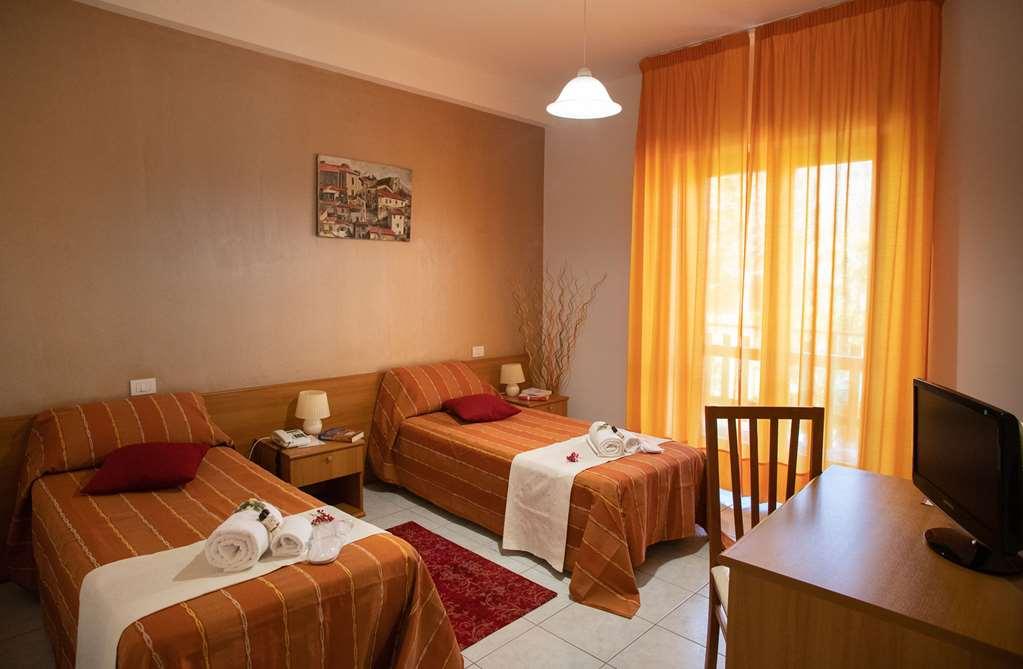 Hotel Kiris Viggiano Szoba fotó